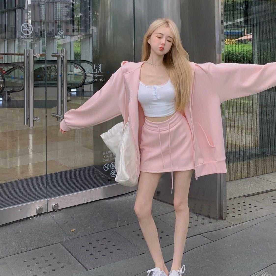 フーディー×ミニスカート セットアップ