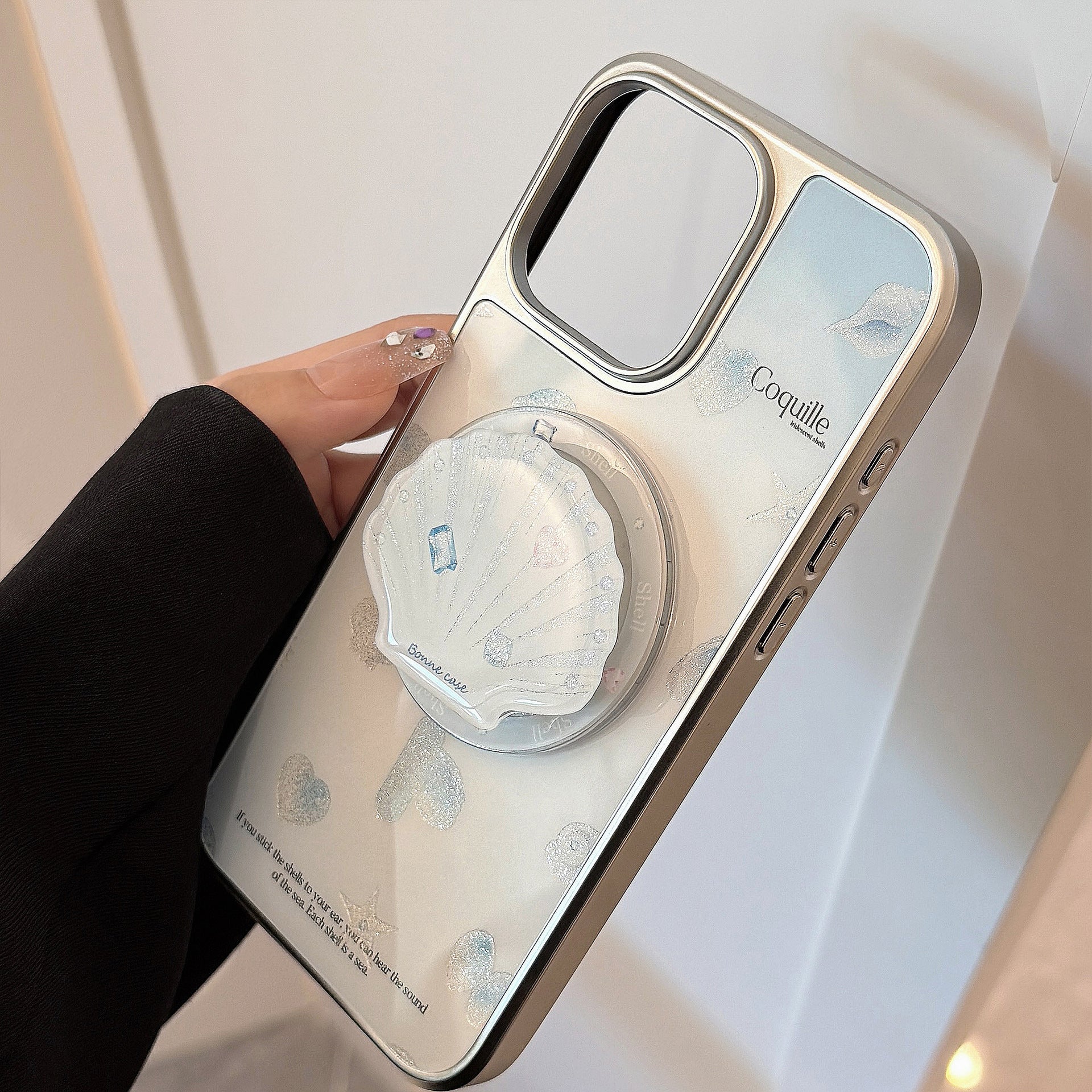 【MagSafe対応】シェルモチーフ＆キラきらラメ｜グリップ付きiPhoneケース