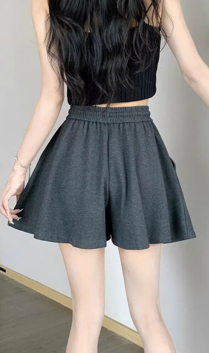 ふんわりシルエット｜スカート風ショートパンツ
