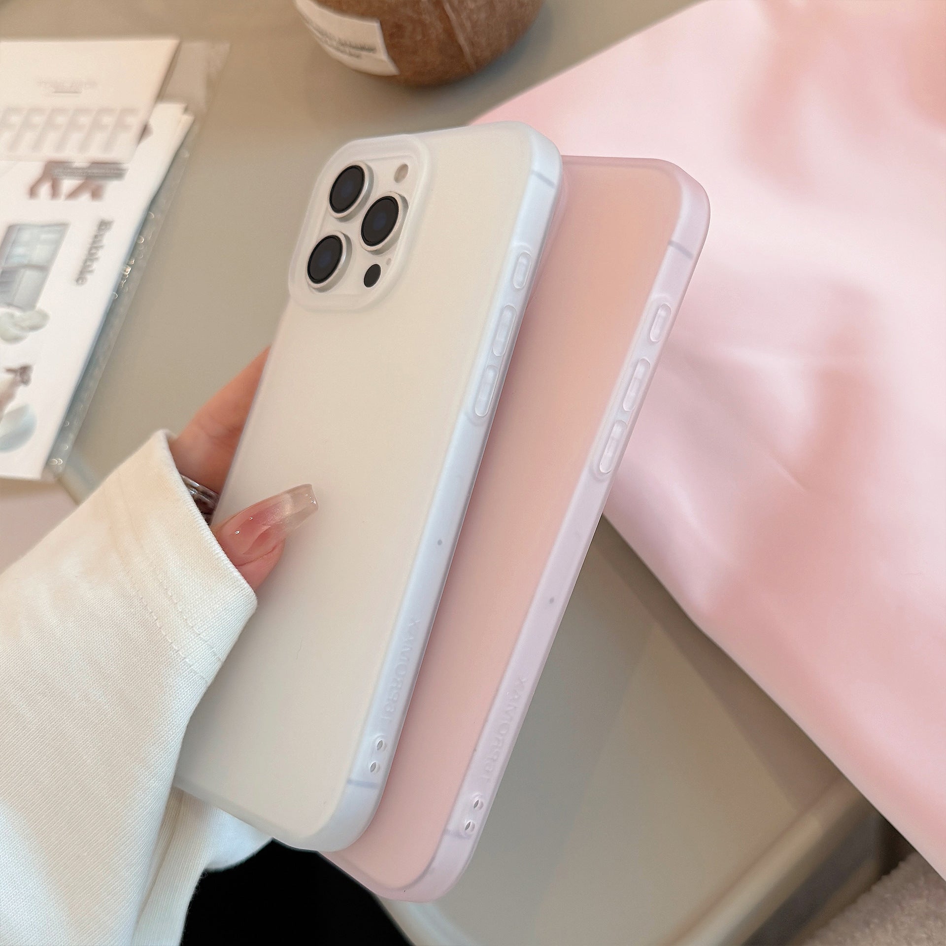 くすみパステル｜やさしい色味のシンプルケース