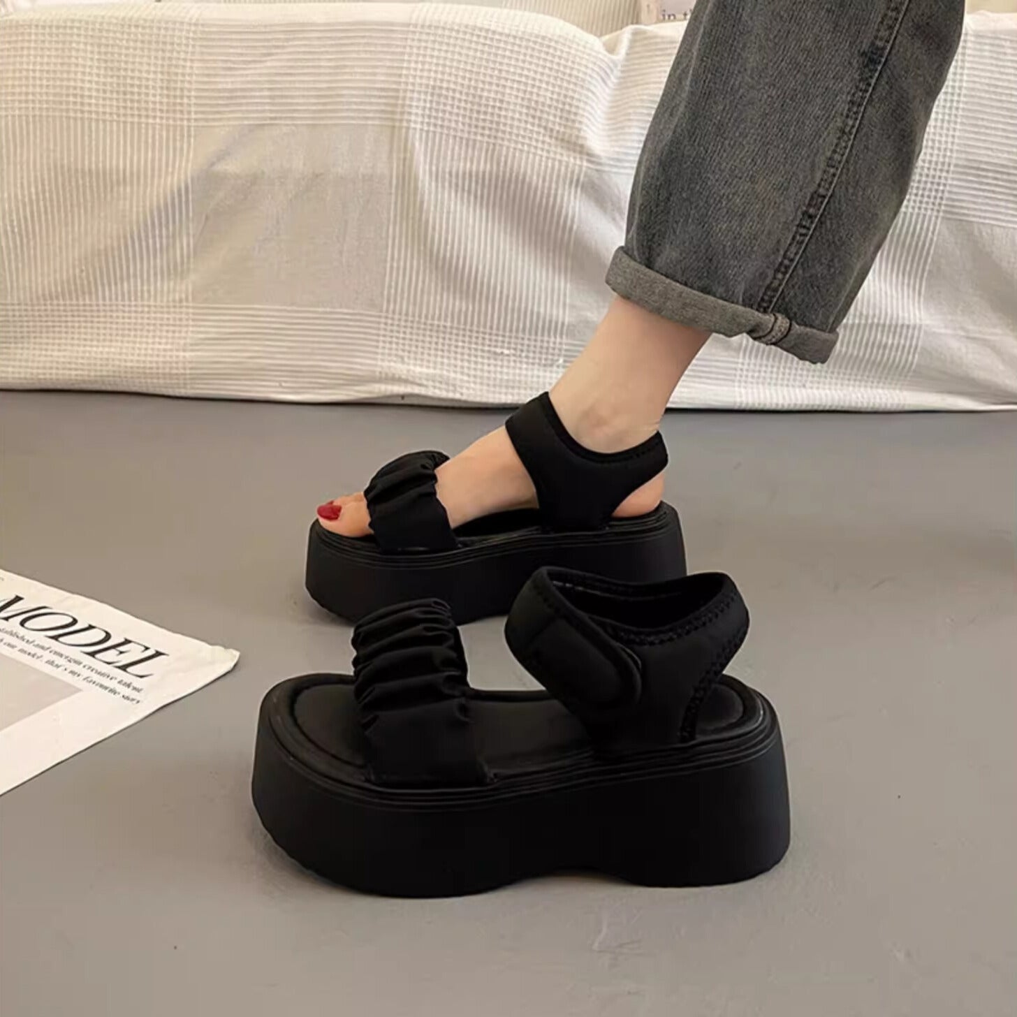 ギャザーデザイン｜厚底サンダル