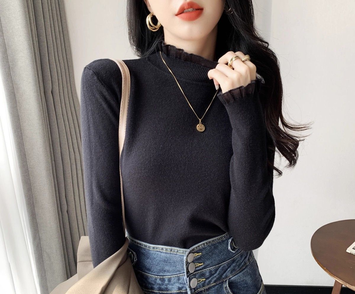 フリルネックリブニット｜上品スリムフィットトップス