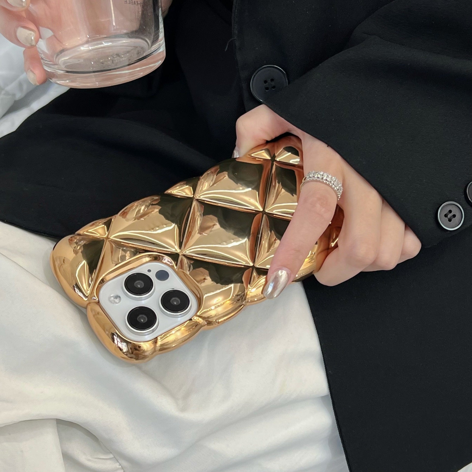 メタリックキルティングiPhoneケース