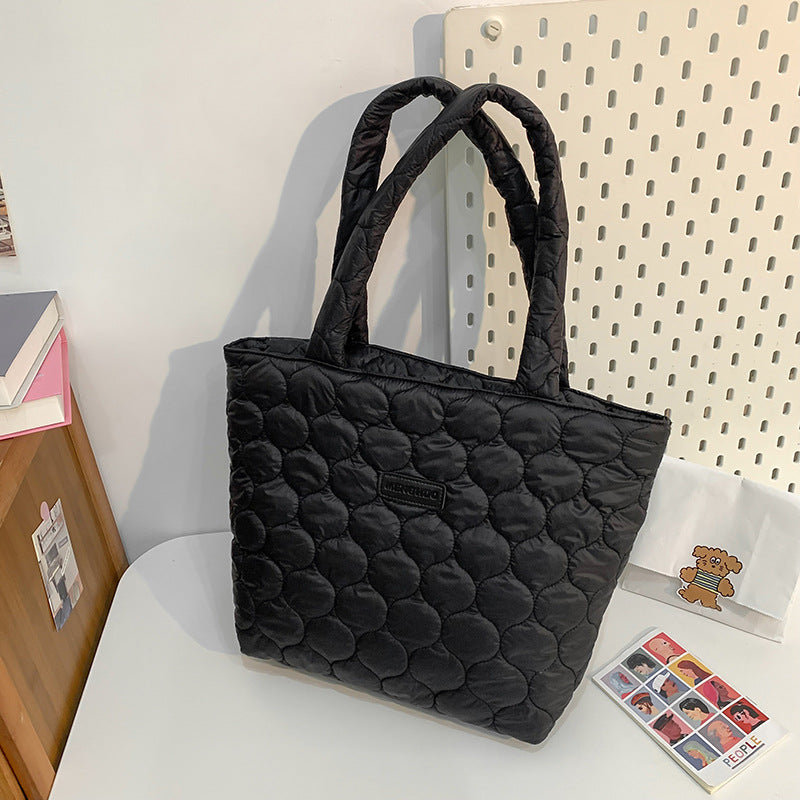 キルティングライトショルダーバッグ