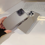 ミラー｜シンプルで洗練されたiPhoneケース
