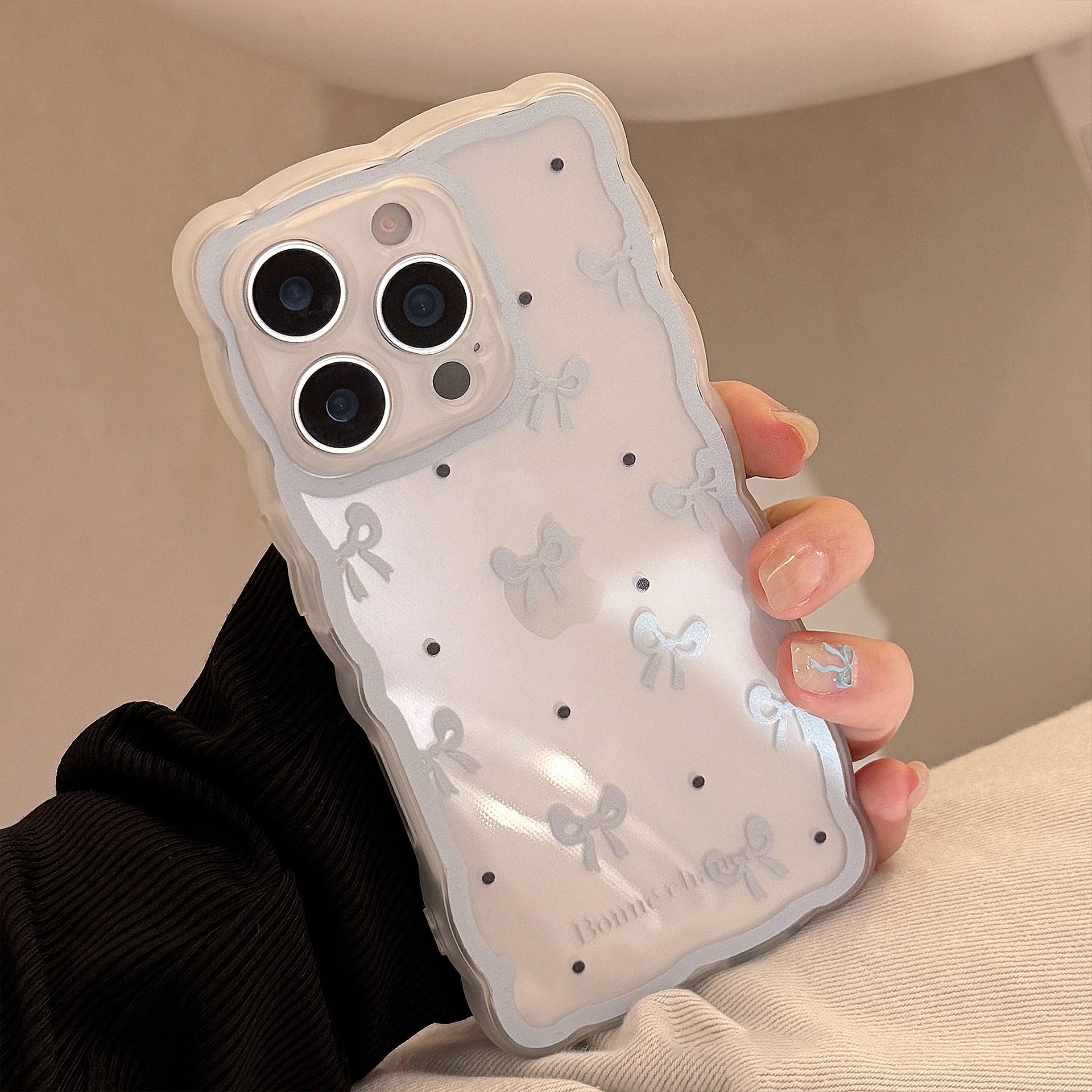 ゆるふわライン｜リボンとドットのiPhoneケース