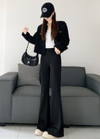 美脚シルエット｜フレアスラックスパンツ