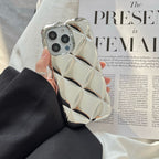 メタリックキルティングiPhoneケース