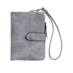 スエード調デザイン｜収納たっぷり二つ折り財布