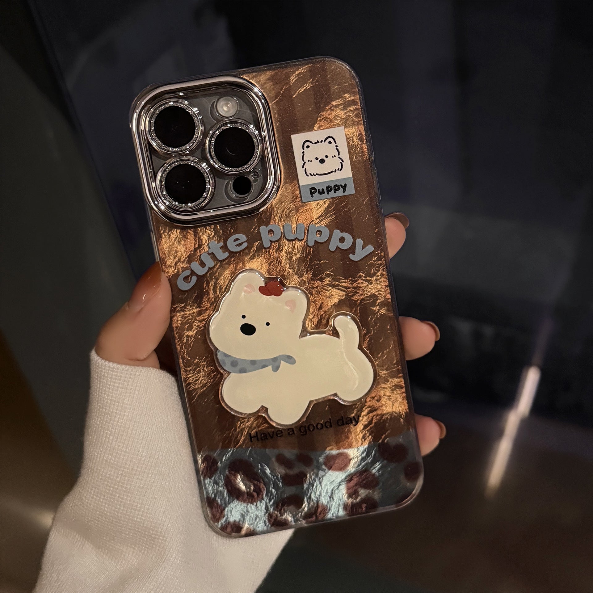 ビーズチャーム付き｜ころんとシルエットのiPhoneケース