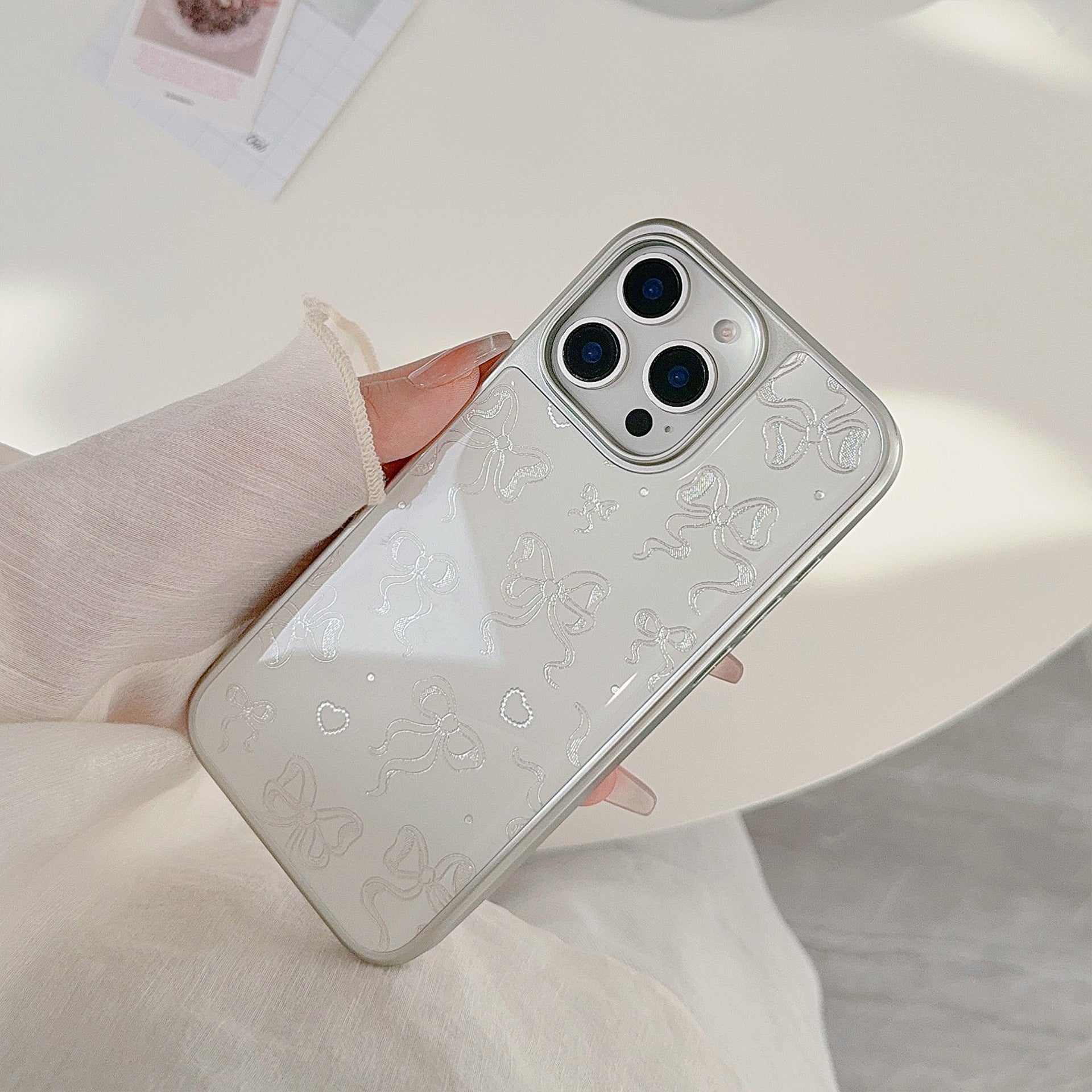 リボン柄クリア｜ホワイトデザインiPhoneケース