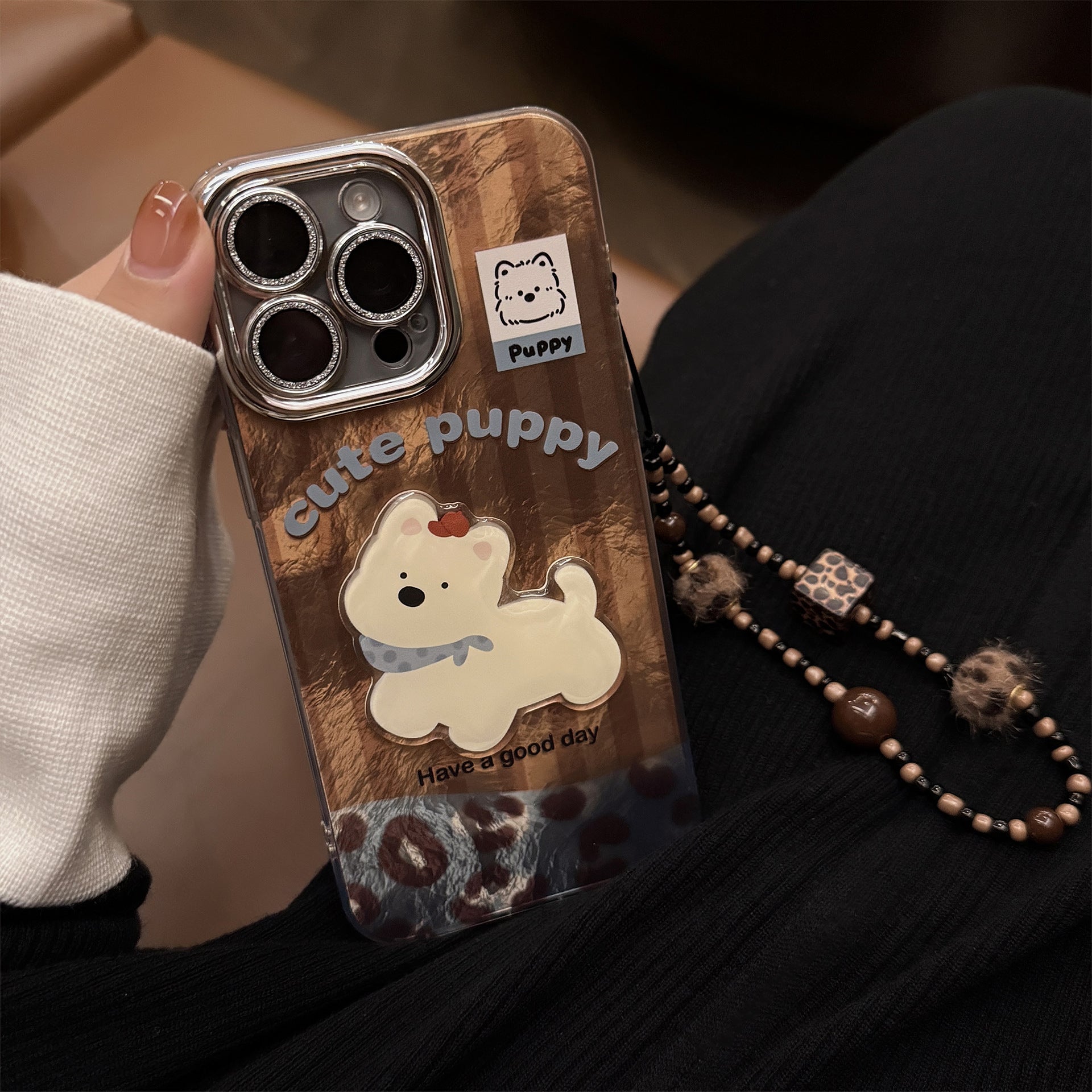 ビーズチャーム付き｜ころんとシルエットのiPhoneケース