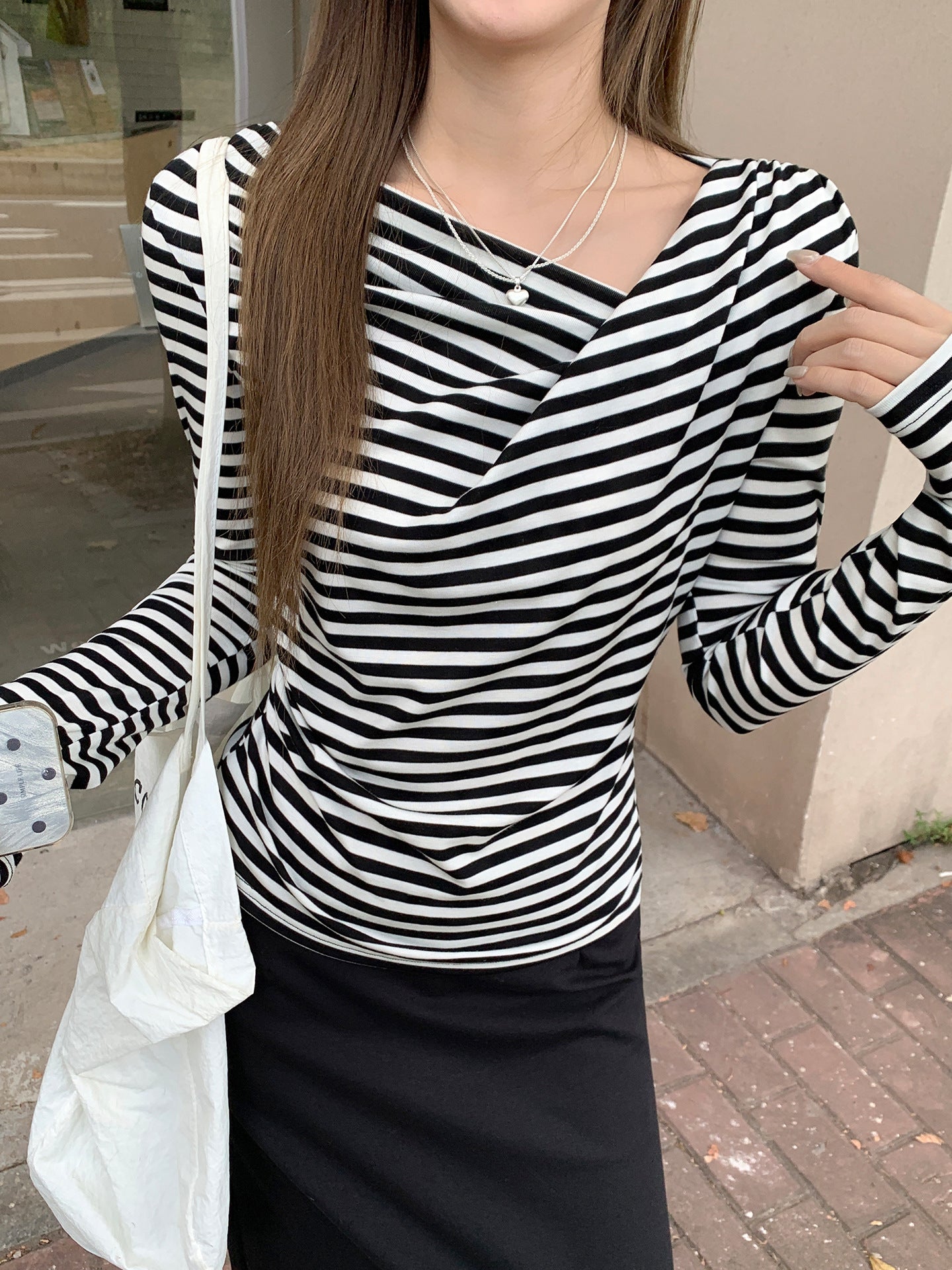 ドレープネックロングスリーブトップス