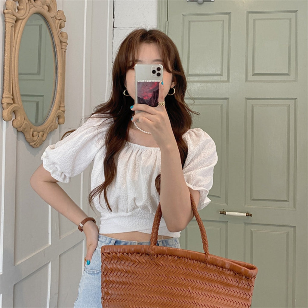 ふんわりシルエットが愛らしい｜バックリボントップス