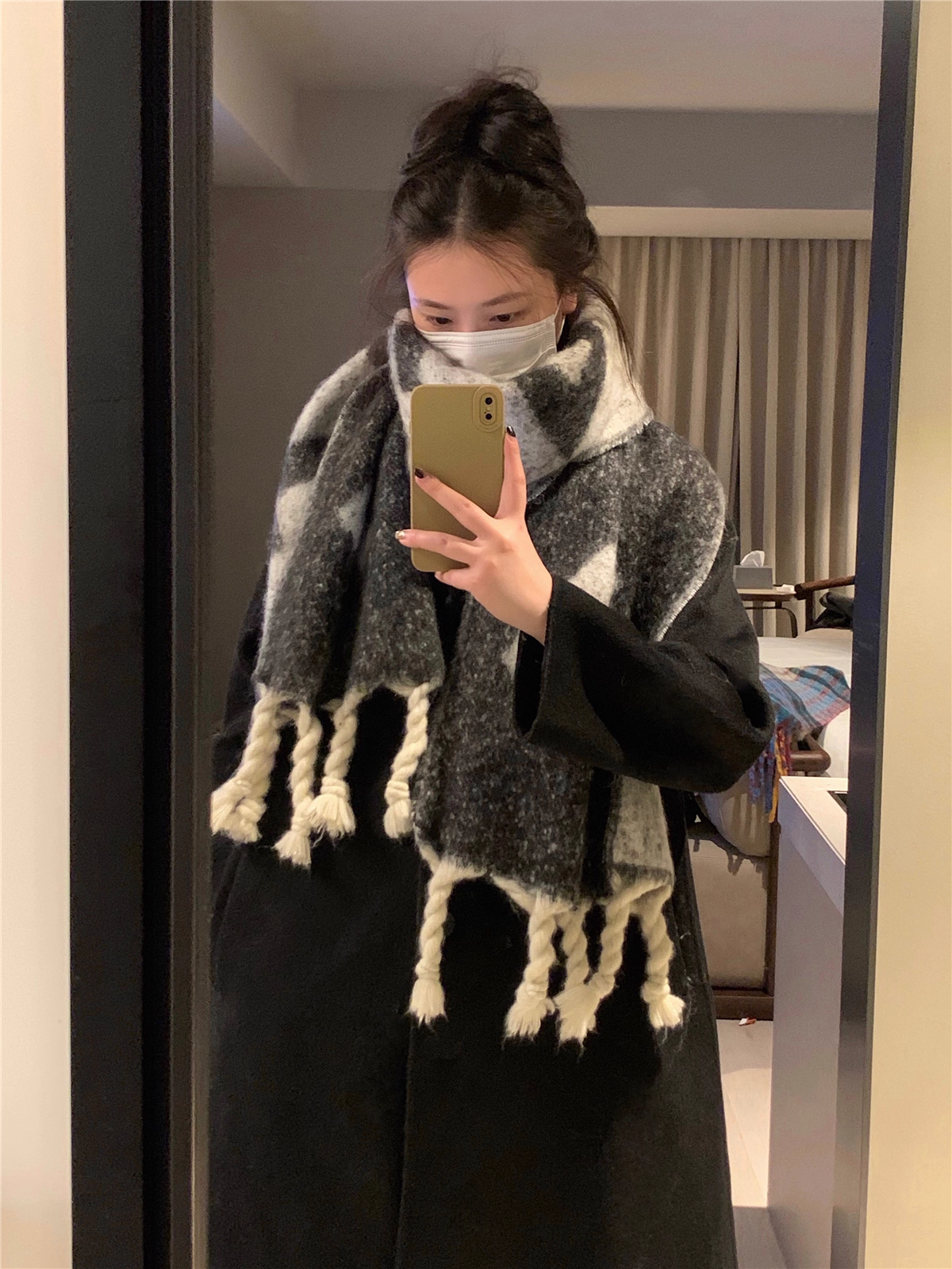 Fロゴシンプルボリュームマフラー