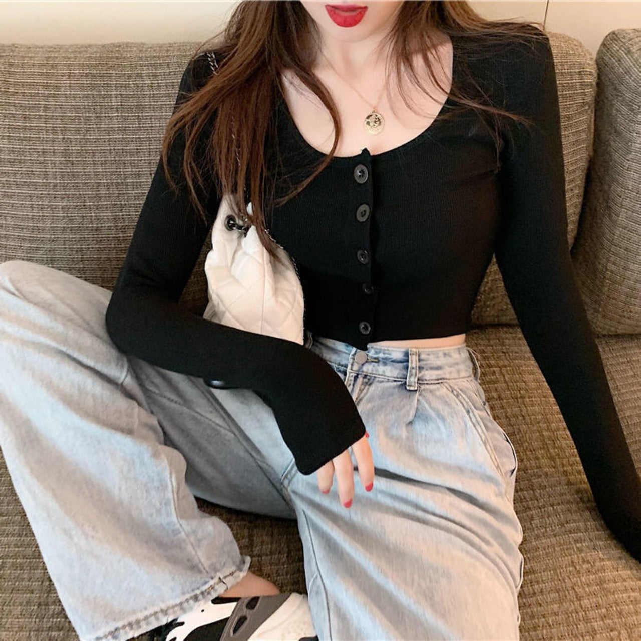 細見えシルエット｜ボタン付きリブトップス