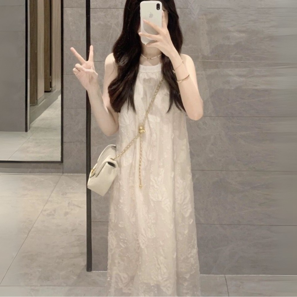 ふわりと軽やか｜ノースリーブ刺繍ワンピース