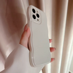 波打ちラインがかわいい｜ツヤ系iPhoneケース